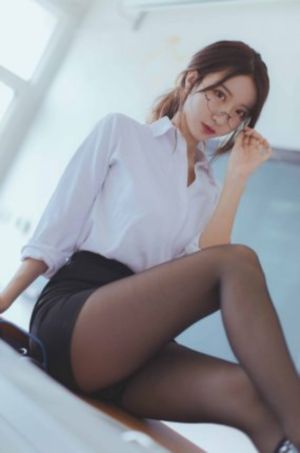 国产黑色高跟过膝女长靴_BD免费观看电视剧